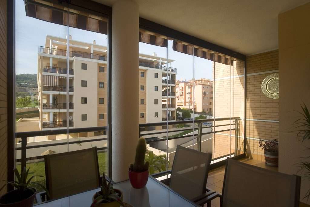 ¿Pueden las puertas correderas de cristal ayudar a ahorrar energía?