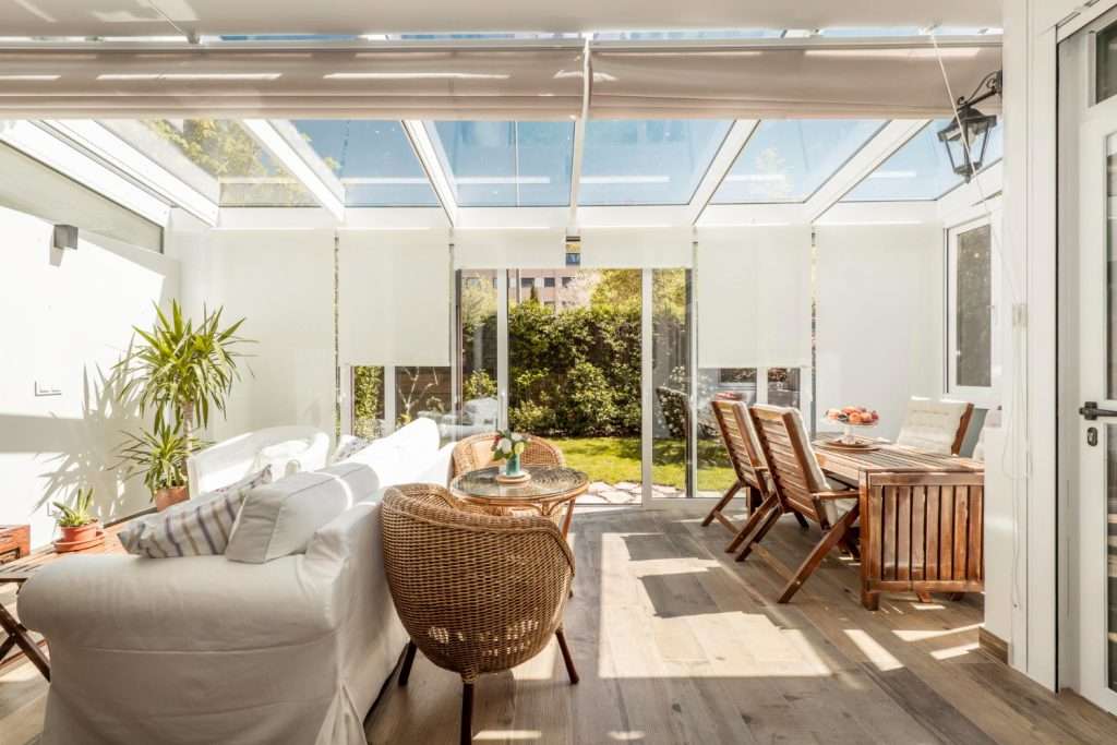 Cerramiento de terraza con techo móvil - Dexterior Soluciones