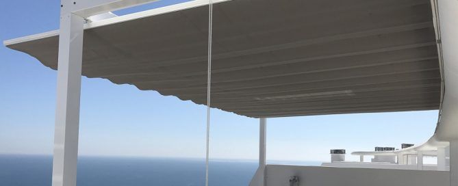 casa fresca con toldos