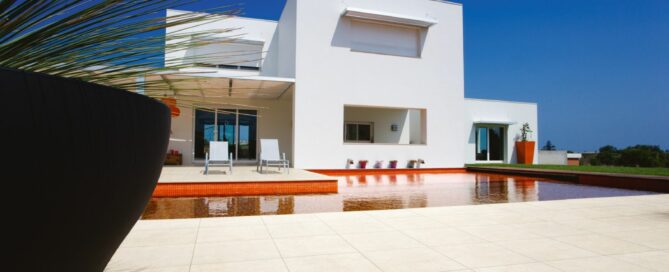 tipos de suelo que puedes instalar en tu terraza o cerramiento