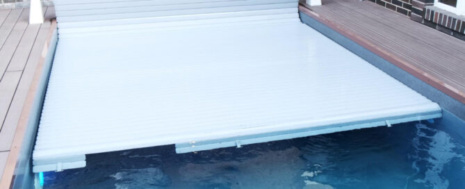Las cubiertas para piscinas pueden ser manuales o automáticas